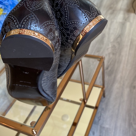 Authentic Burberry flat shoes - Picture 12 of 13